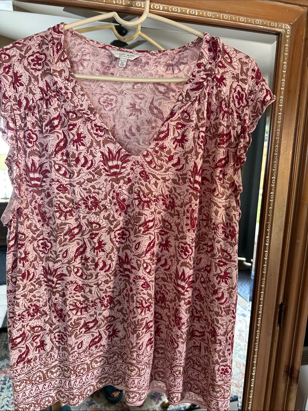 Lucky Brand Pink Floral V-Neck Cap Sleeve Top with ruffle collar.